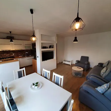 Happy Apartment *