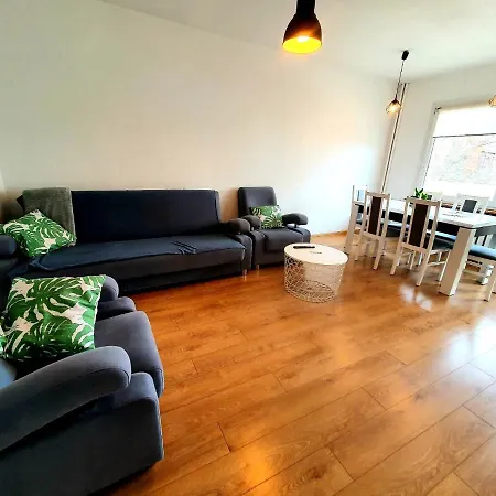 アパート Happy グリヴィツェ